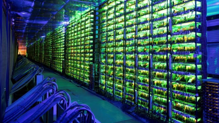Ein Mining-Zentrum für Kryptowährungen. Quelle: Bloomberg
